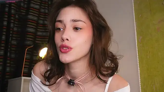 ttragedienne online show from November 5, 2025, 1:52 am