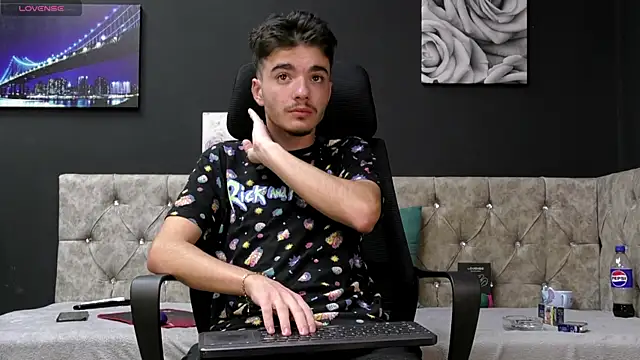 Snapshot of LextasyScott chatting on September 19, 2025, 5:00 am LextasyScott online show from September 19, 2025, 5:00 am