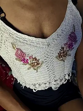 pinki nude online show from November 5, 2025, 4:37 am