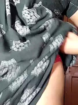 pinki nude online show from November 11, 2025, 5:02 am