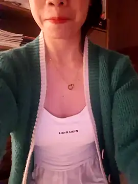 LazdyLy online show from October 29, 2025, 2:49 pm