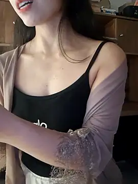 LazdyLy online show from October 22, 2025, 1:43 pm