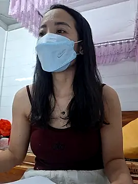 LazdyLy online show from September 18, 2025, 1:36 pm
