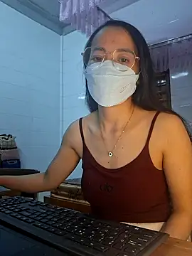 LazdyLy online show from September 19, 2025, 6:01 pm