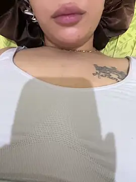 Laila sexi online show from September 15, 2025, 1:22 pm