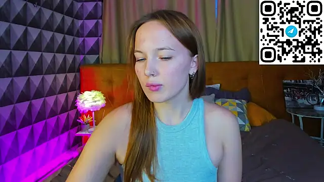 Maria Solis online show from September 25, 2025, 5:13 am