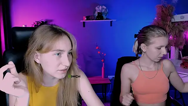 Snapshot of gloria_bubble chatting on October 9, 2025, 1:00 pm gloria bubble online show from October 9, 2025, 1:00 pm