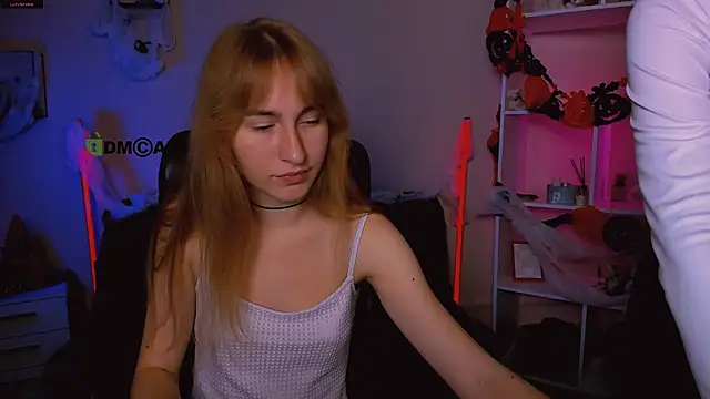 Snapshot of gloria_bubble chatting on October 28, 2025, 10:03 am gloria bubble online show from October 28, 2025, 10:03 am