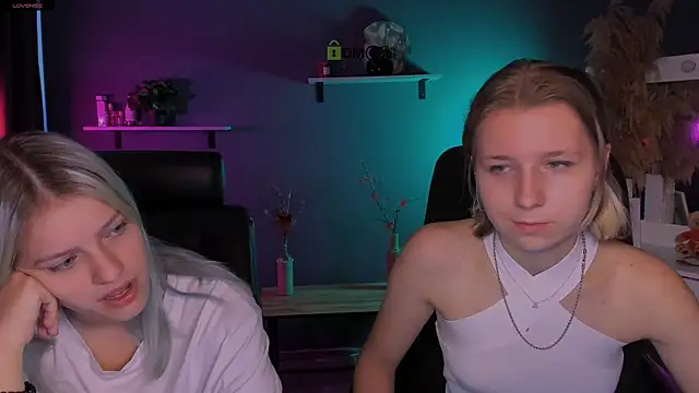 Snapshot of gloria_bubble chatting on October 8, 2025, 5:31 am gloria bubble online show from October 8, 2025, 5:31 am