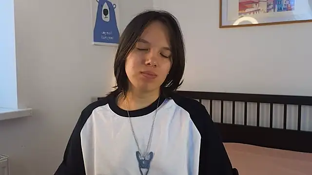 CamelliaDuford online show from September 10, 2025, 6:12 am