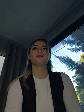 Snapshot of Ella_Vee chatting on September 18, 2025, 4:48 am Ella Vee online show from September 18, 2025, 4:48 am