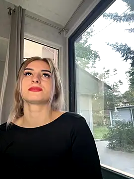 Snapshot of Ella_Vee chatting on September 27, 2025, 4:51 am Ella Vee online show from September 27, 2025, 4:51 am