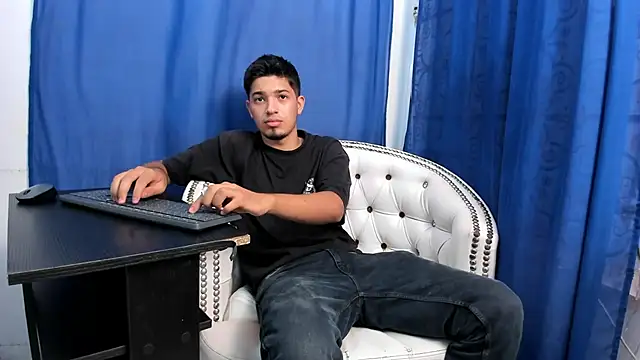 JrEnrique online show from September 13, 2025, 8:09 pm