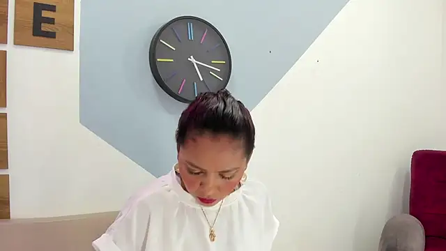 mariathomsom30 online show from September 11, 2025, 12:27 pm