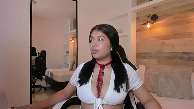 carriepink  online show from September 27, 2025, 12:22 pm