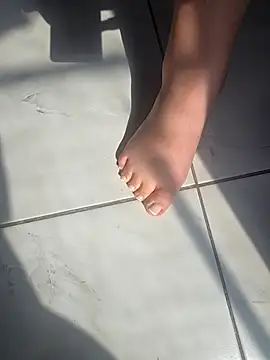 Nicoleefaith  online show from April 1, 2026, 1:52 pm