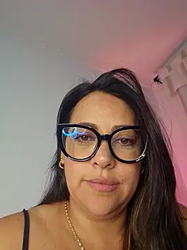 Nicoleefaith  online show from April 25, 2026, 1:41 pm