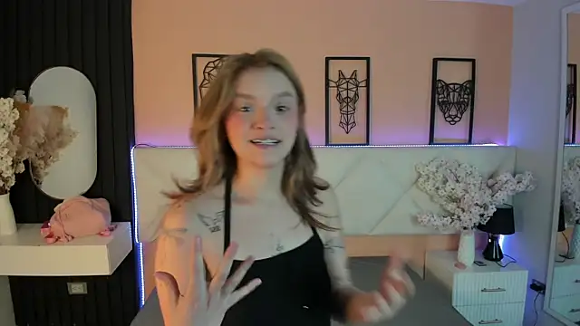 Alyy Cooper online show from September 9, 2025, 12:14 pm
