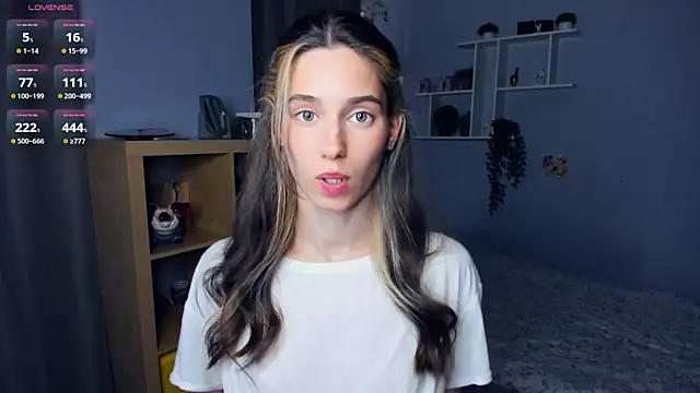 Snapshot of AntonettaTarring chatting on September 19, 2025, 7:23 am AntonettaTarring online show from September 19, 2025, 7:23 am