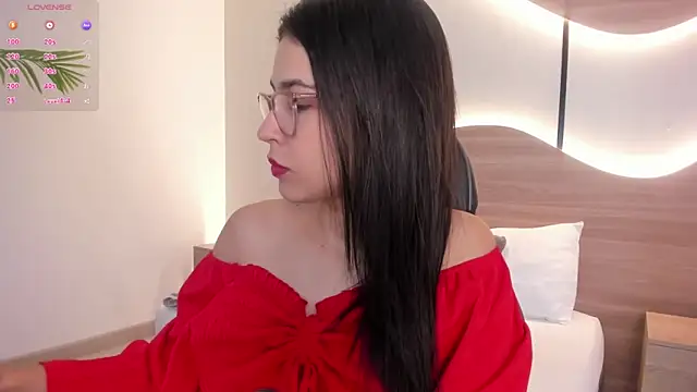 Snapshot of desireee_ chatting on October 24, 2025, 1:32 pm desireee  online show from October 24, 2025, 1:32 pm