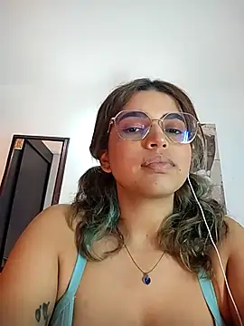 Snapshot of Lyra-Richter chatting on October 13, 2025, 9:38 pm Lyra-Richter online show from October 13, 2025, 9:38 pm