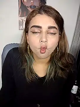 Snapshot of Lyra-Richter chatting on October 3, 2025, 12:03 am Lyra-Richter online show from October 3, 2025, 12:03 am