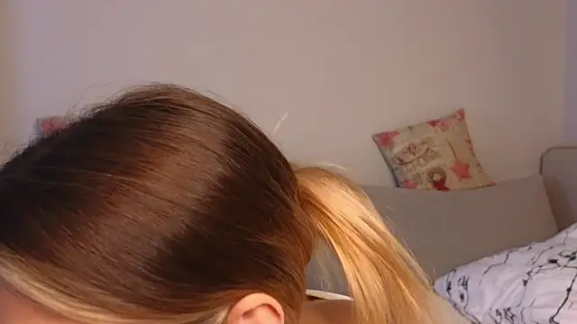 Snapshot of AngelicRice chatting on October 13, 2025, 11:23 am AngelicRice online show from October 13, 2025, 11:23 am