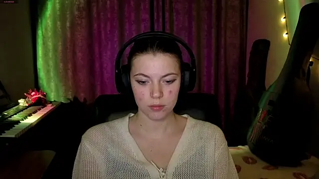 CutieAnny online show from April 13, 2026, 9:30 pm