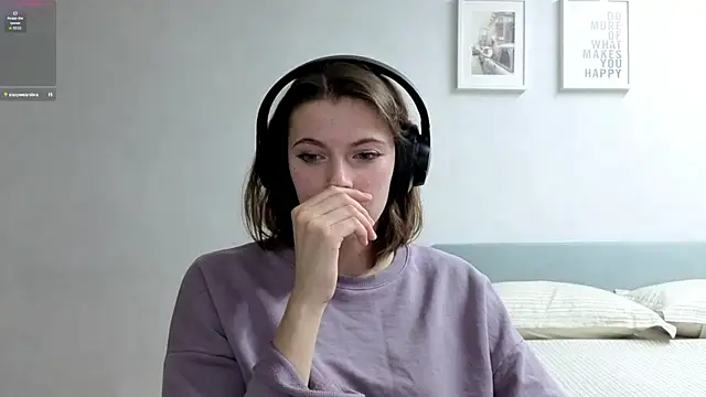 CutieAnny online show from April 5, 2026, 12:34 pm