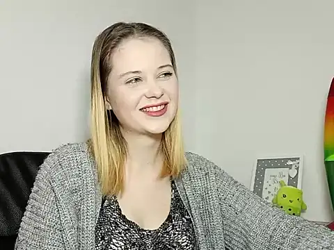 LydiaYoung online show from October 7, 2025, 6:09 pm