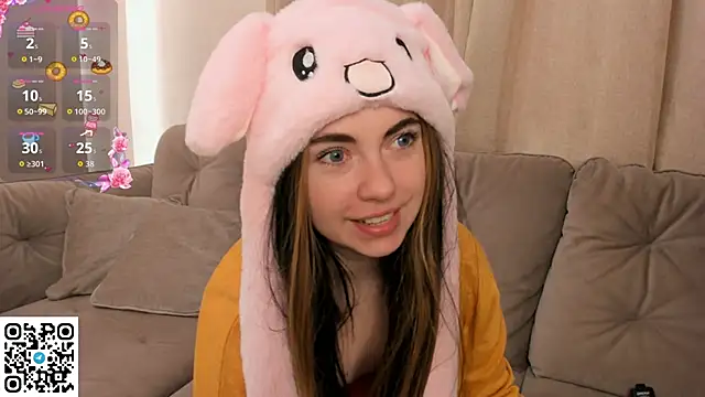 Snapshot of EvaBlimey chatting on October 27, 2025, 5:19 am EvaBlimey online show from October 27, 2025, 5:19 am