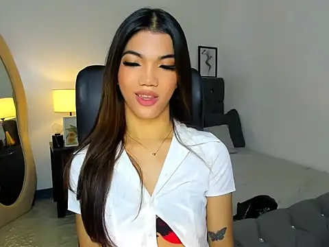 CassieSommereux online show from November 16, 2025, 5:50 pm