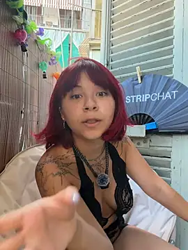 Snapshot of YumiLux chatting on July 15, 2026, 6:20 am YumiLux online show from July 15, 2026, 6:20 am