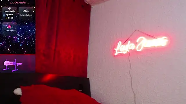 Snapshot of leyla_james_ chatting on September 25, 2025, 4:35 pm leyla james  online show from September 25, 2025, 4:35 pm