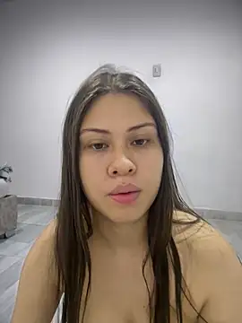 Snapshot of Layla_fontainex_x chatting on July 17, 2026, 2:14 pm Layla fontainex x online show from July 17, 2026, 2:14 pm