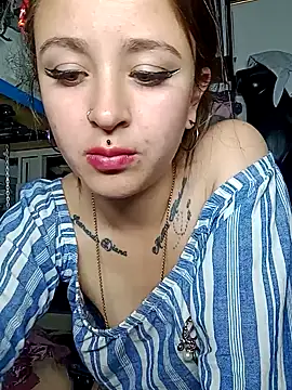 Tatii-Bunny online show from September 13, 2025, 4:56 am