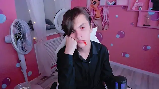 Snapshot of OttoWilliams chatting on October 31, 2025, 11:00 pm OttoWilliams online show from October 31, 2025, 11:00 pm