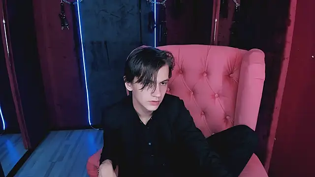 Snapshot of OttoWilliams chatting on November 2, 2025, 3:39 pm OttoWilliams online show from November 2, 2025, 3:39 pm