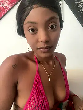 Snapshot of zaracollins01 chatting on September 29, 2025, 2:01 pm zaracollins01 online show from September 29, 2025, 2:01 pm