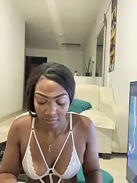 Snapshot of zaracollins01 chatting on October 31, 2025, 12:07 am zaracollins01 online show from October 31, 2025, 12:07 am