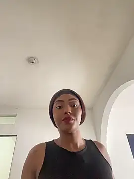 zaracollins01 online show from April 10, 2026, 6:04 pm