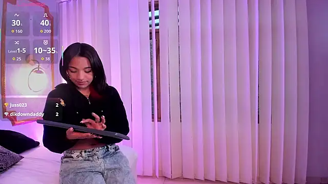 Manelyk evanss  online show from September 20, 2025, 11:04 am