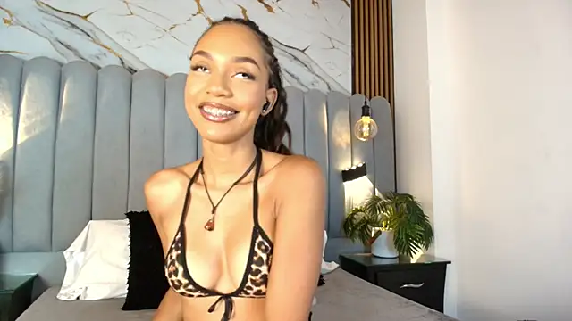 Snapshot of aylacallowey chatting on July 21, 2026, 7:04 pm aylacallowey online show from July 21, 2026, 7:04 pm