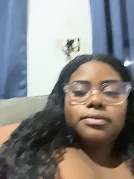 LunaSthena online show from October 15, 2025, 2:43 am