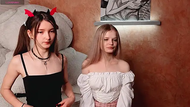 DongMolt online show from November 12, 2025, 10:35 pm