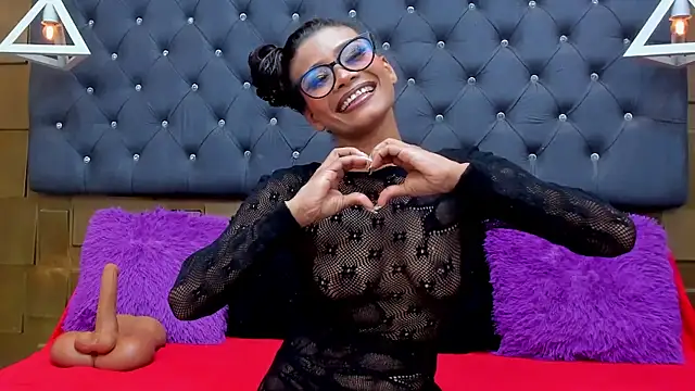 AtheneaBrownn online show from November 29, 2025, 7:25 pm