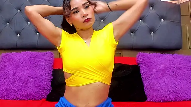 AtheneaBrownn online show from December 14, 2025, 7:19 pm