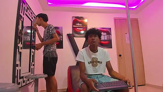 LONDON BOYS1 online show from September 22, 2025, 7:14 am