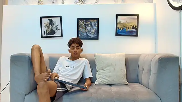 YOUNGS GUYS online show from May 13, 2026, 1:18 pm