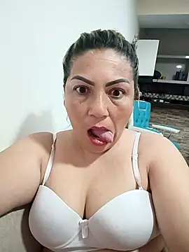 sexygirl87609 online show from November 3, 2025, 2:50 am